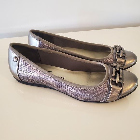 Anne Klein Ballet Flats in Size 6.5 - Picture 2 of 7